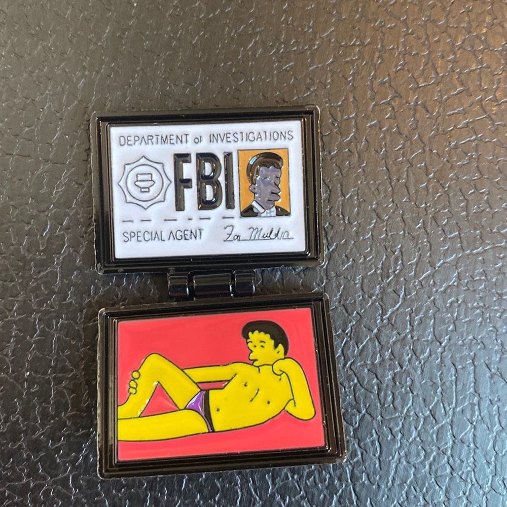 FBI X Files Simpsons Agent Mulder CULT enamel pin funny